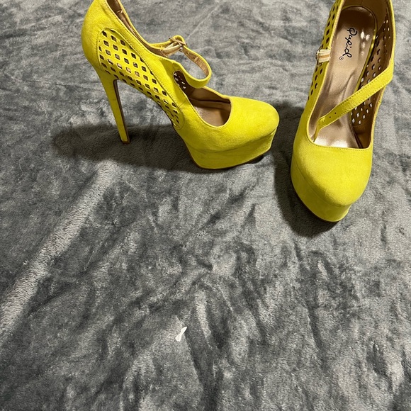 Olive woman Hills - Picture 3 of 3